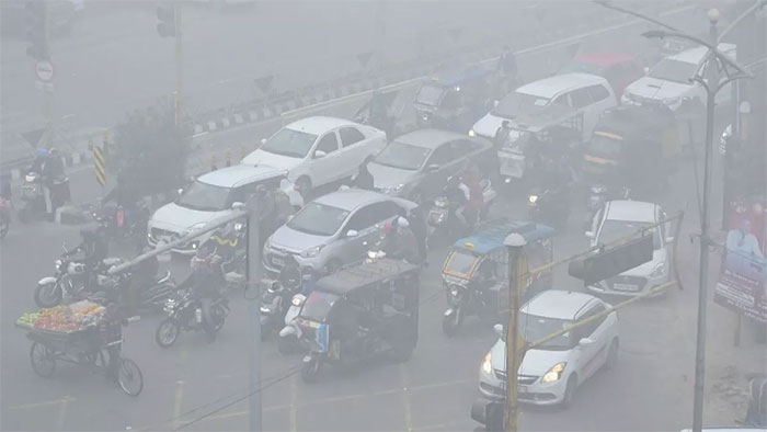 Sương mù dày đặc tại Amritsar, Ấn Độ ngày 30/12/2023.
