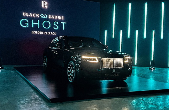 Hậu ăn chuối 'chill chill' trên Rolls-Royce Ghost giữa trận lũ lịch sử ở Dubai: TikToker người Việt mất hơn 4 tỷ để sửa, thừa đủ mua Porsche mới- Ảnh 5.