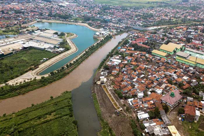 Sông Citarum, đoạn chảy qua Tiểu khu Bojongsoang ở phía nam Bandung