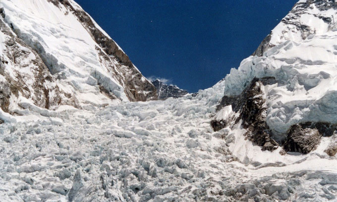 Thác băng Khumbu tại Everest.