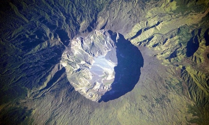 Vùng hõm chảo của núi lửa Tambora.