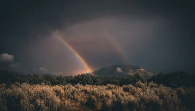 Cầu vồng Mặt trăng kép ở Colorado hôm 18/8.