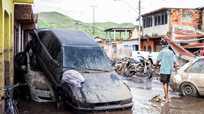 Những hình ảnh cho thấy sức ảnh hưởng của bão ở Jamaica.