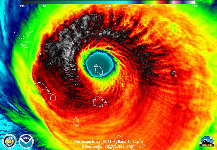 Ảnh vệ tinh hôm 6/9 chụp mắt bão Irma với đảo Barbuda ở ngay trung tâm.