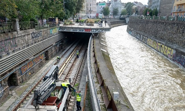 Vienne xây kênh kiểm soát lũ lụt New Danube vào năm 1970.