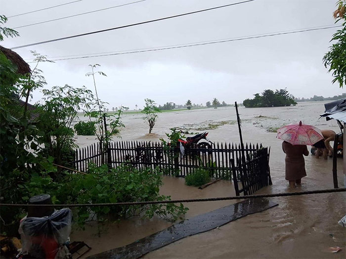 Những hình ảnh đầu tiên tại Philippines nơi bão Trà Mi đi qua.