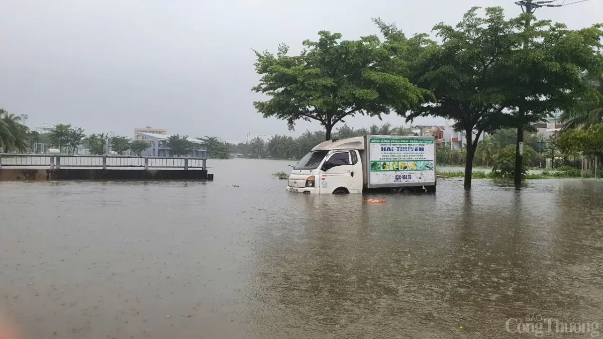 TP. Đà Nẵng ngập sâu sáng 5/11