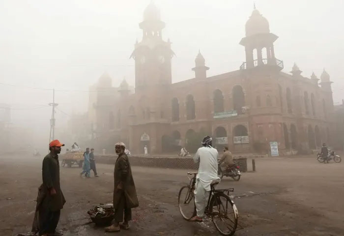 Tỉnh Punjab của Pakistan đã ra lệnh đóng cửa các khu vực công cộng bị ô nhiễm khói bụi