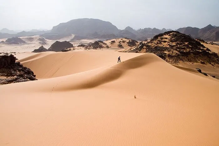 Sa mạc Sahara chiếm hơn 80% diện tích lãnh thổ Algeria.