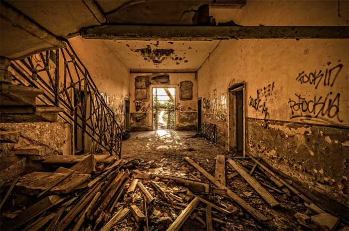 Poveglia hiện tại không cho phép khách du lịch ghé thăm